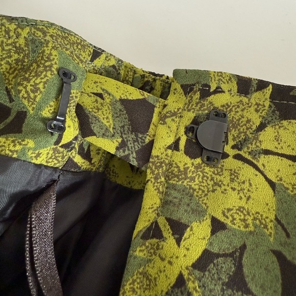 Jones Wear Green and Black Sarong Wrap Skirt - Picture 10 of 11